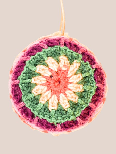 Bloem gehaakte (kerst)hanger, ornament